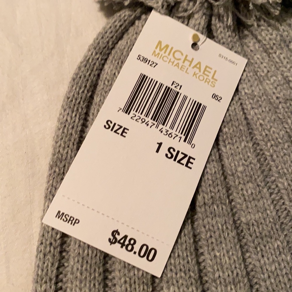 ⛄️Michael Kors Beanie - Picture 3 of 4